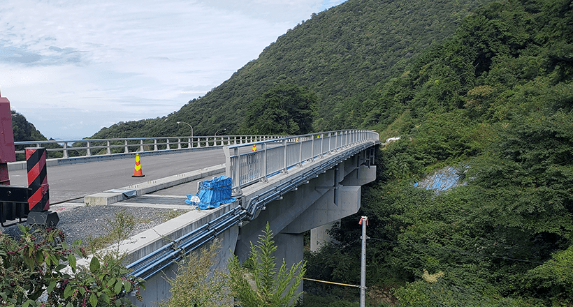 橋梁添架管路新設工事