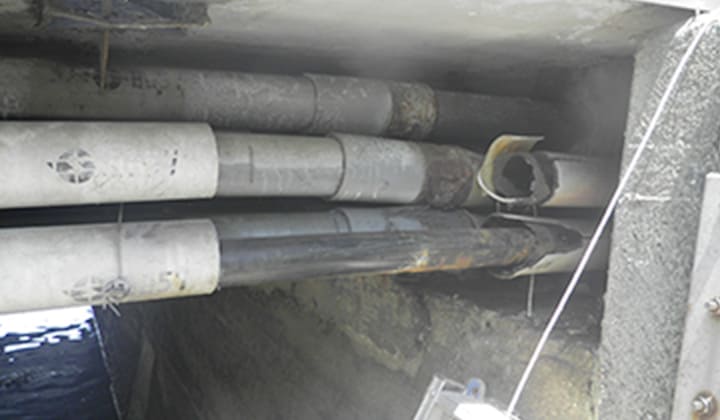 専用工具により管路切管